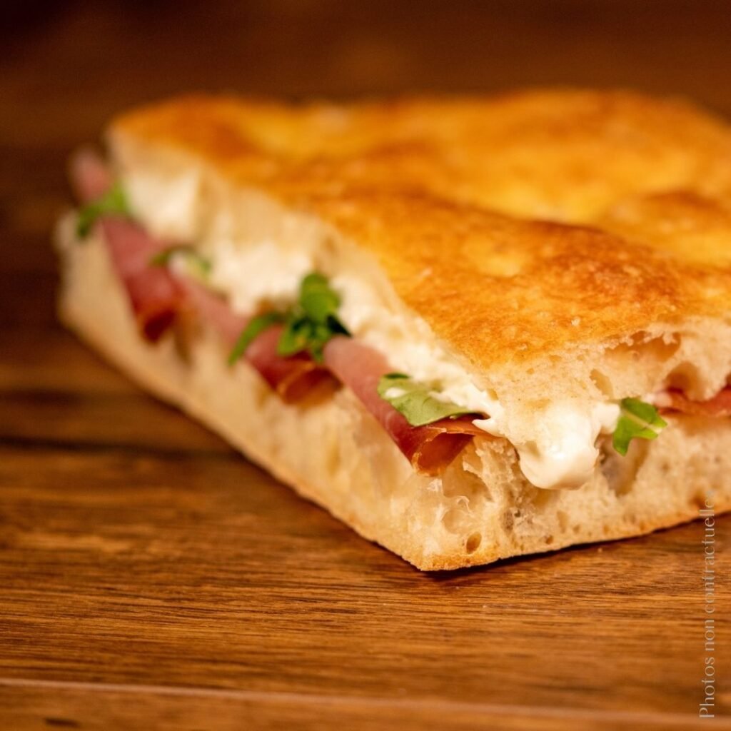 Focaccia mortadelle 2 parts
