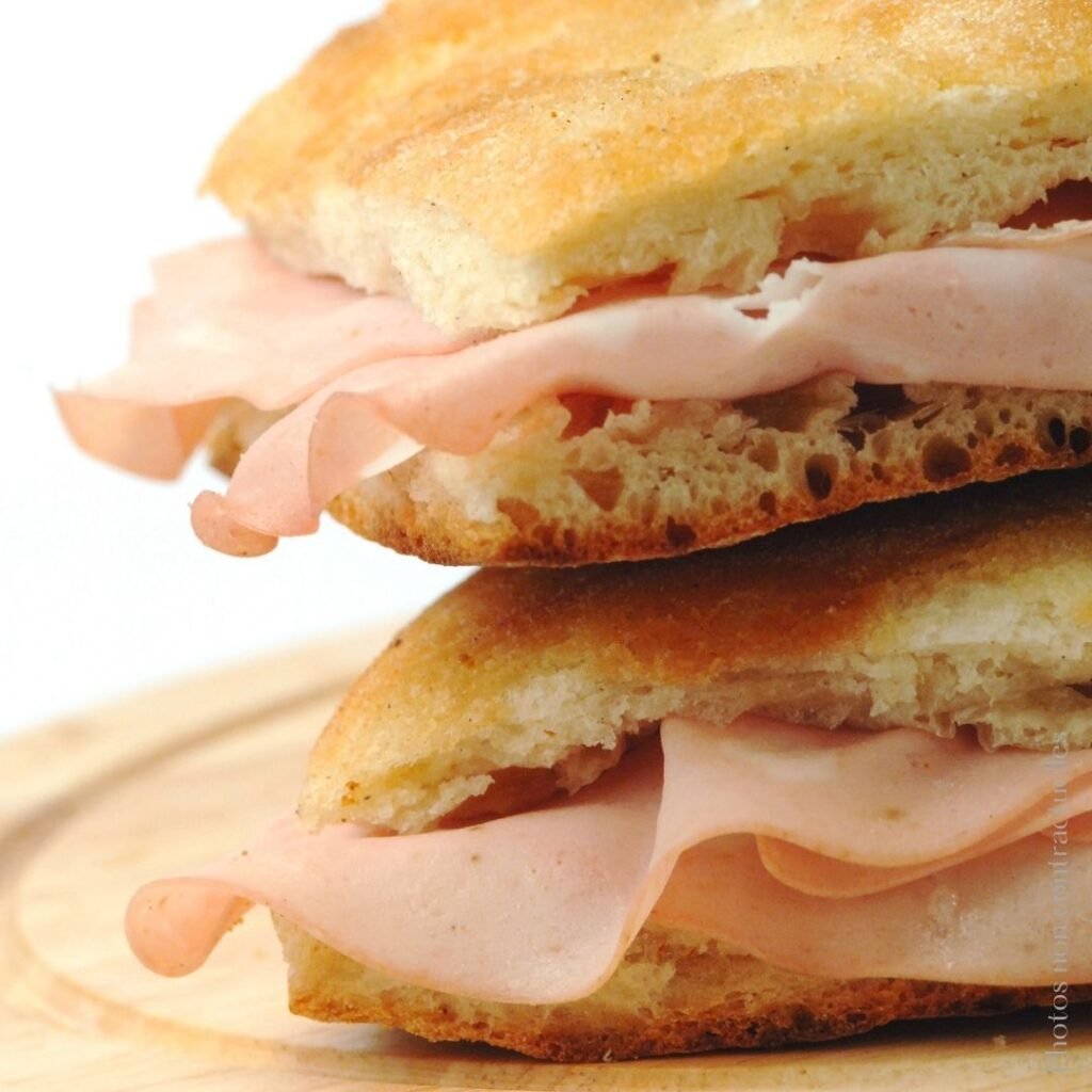 Focaccia jambon gruyère 2 parts